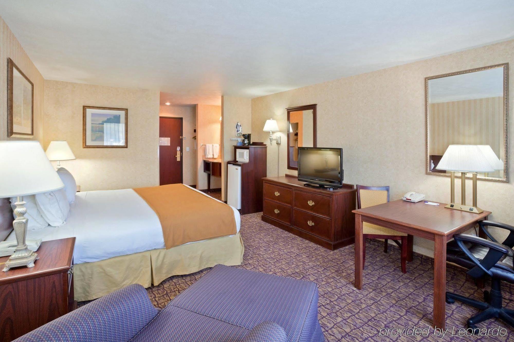 Holiday Inn Express Wenatchee By Ihg Exterior foto